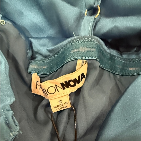 Fashion Nova Blue ruched  Dress w/open v chest - Picture 4 of 4